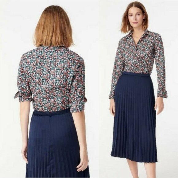 J. Crew Tops - J Crew Slim Perfect Shirt in Liberty Sarah H10047